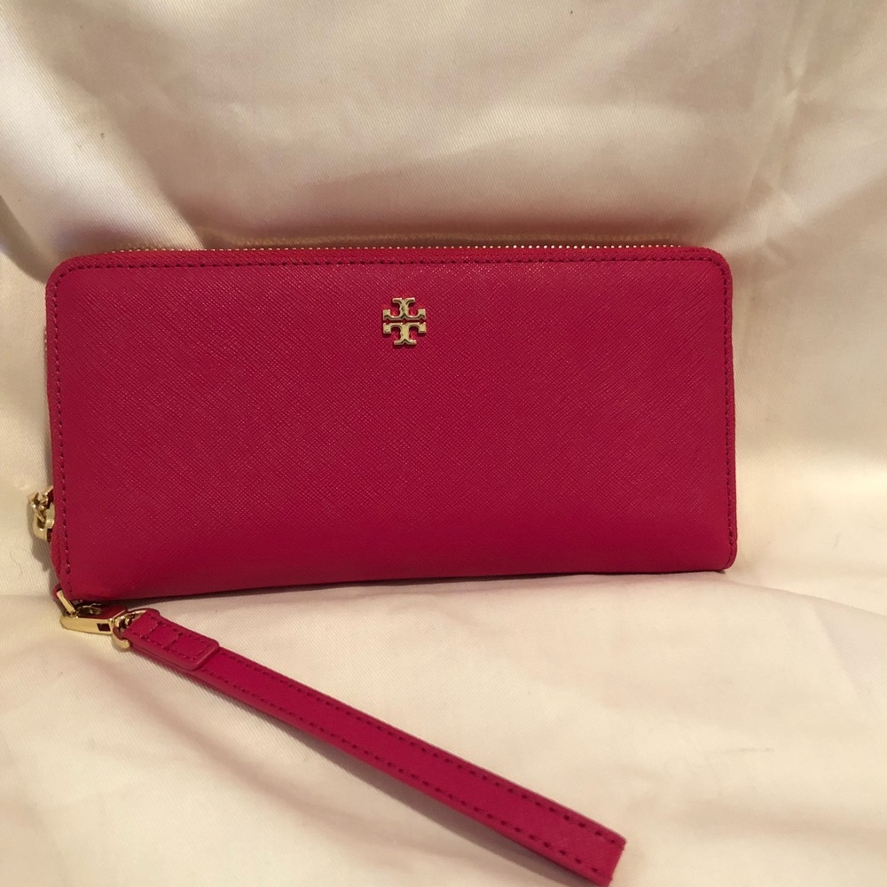 Authentic Tory Burch Wallet fuchsia 🌺